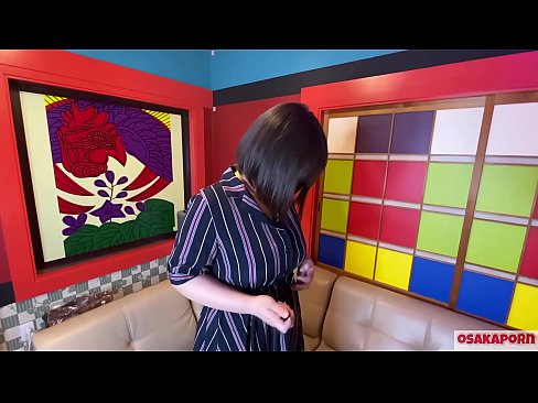 ❤️ Comel Jepun dengan tetek besar melancap dengan alat mainan seks dan mempunyai orgasme. Dia bercakap dalam temu bual tentang pengalaman sialannya. Tetek besar dan faraj berbulu mengerang kuat. Osakaporn ❤❌ Lucah cantik pada kami