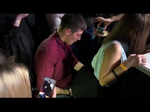 ❤️ Seks sebenar di kelab malam Rusia. Gadis Rusia berusia 18 tahun di dubur dan faraj disetubuhi di kelab malam ❤❌ Lucah cantik pada kami